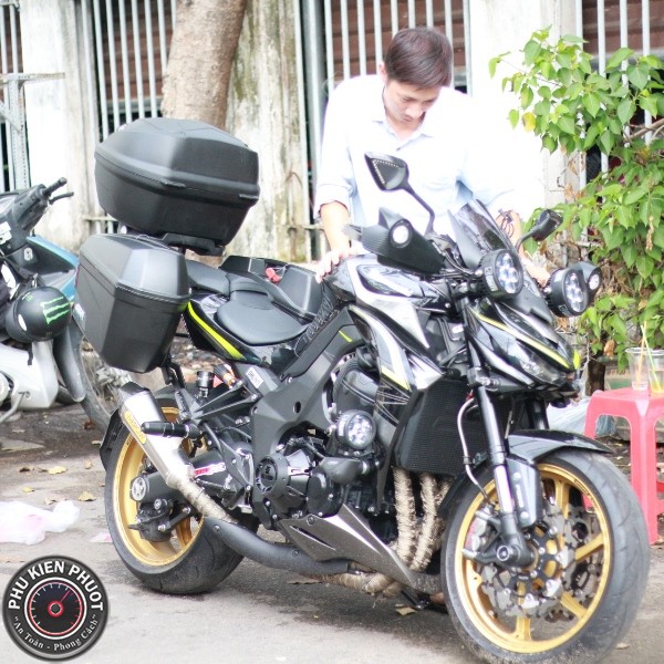 z1000 gan thung hai ben givi e22n va thung sau b360nt