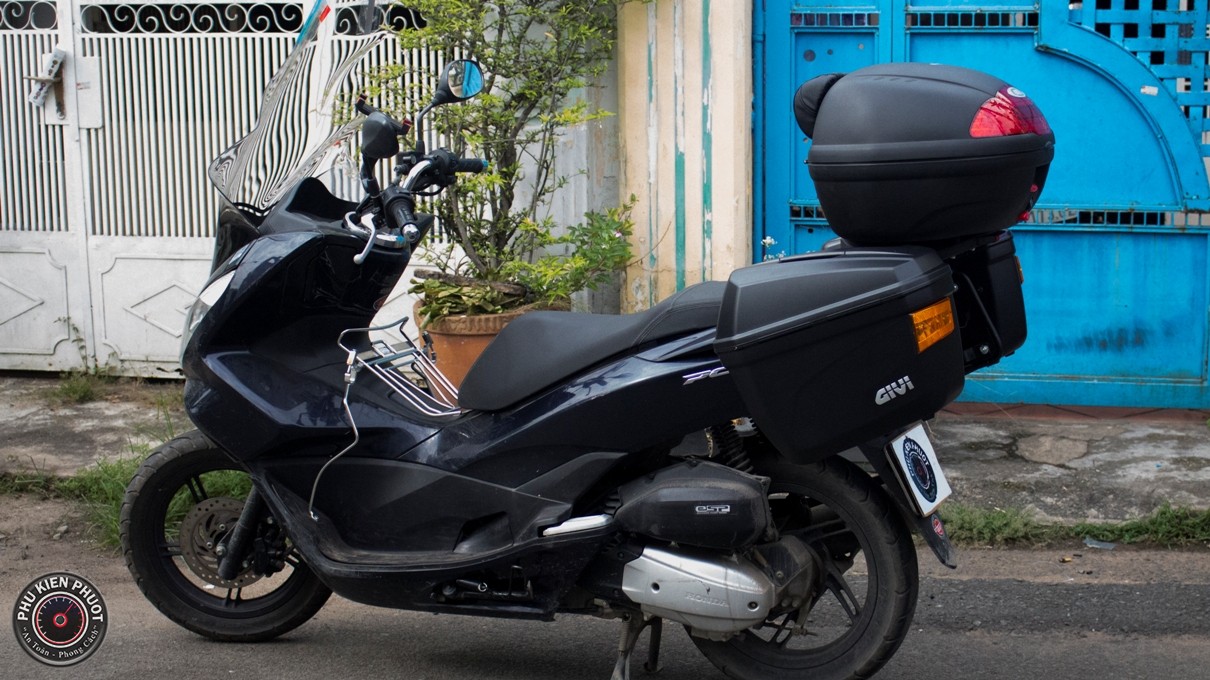 kính chắn gió thùng givi pcx