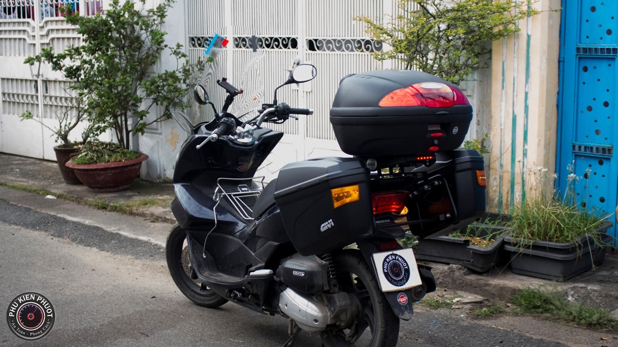 kính chắn gió thùng givi pcx