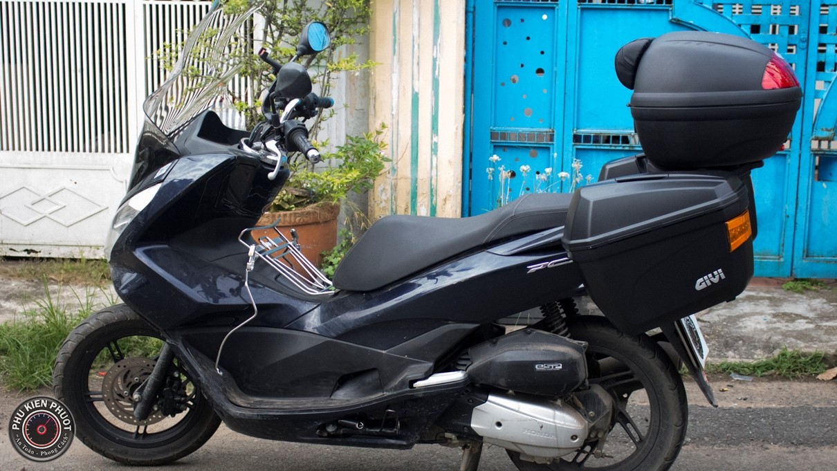 kính chắn gió thùng givi pcx